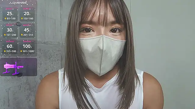 sara  xx  love online show from September 12, 2025, 1:33 pm