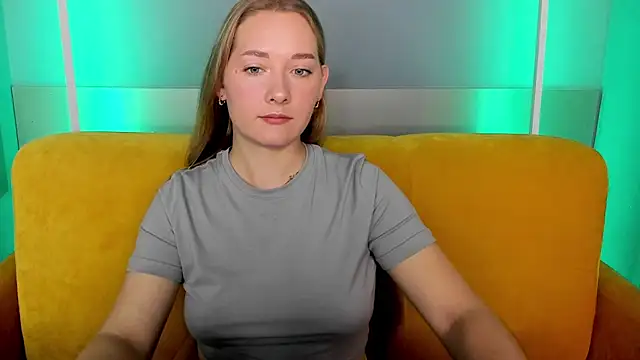Snapshot of AlinaVice chatting on September 18, 2025, 1:30 am AlinaVice online show from September 18, 2025, 1:30 am