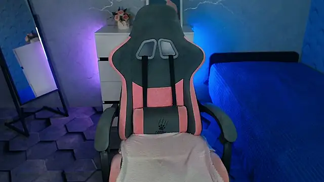 Miss-Tattoo online show from April 11, 2026, 4:54 pm