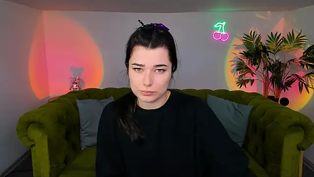  Sun Shy  online show from October 27, 2025, 6:25 am