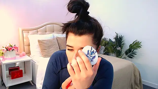  Sun Shy  online show from October 21, 2025, 10:14 am