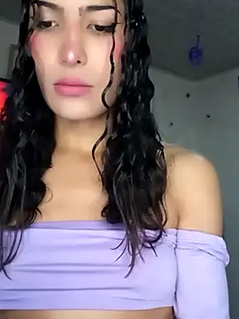 Lanna hott  online show from October 28, 2025, 5:12 pm