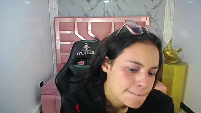 Snapshot of Tyna_ch chatting on February 20, 2025, 4:25 pm Tyna ch online show from February 20, 2025, 4:25 pm