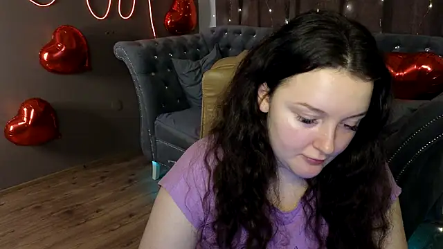 Snapshot of GloriNichols chatting on March 10, 2025, 2:16 pm GloriNichols online show from March 10, 2025, 2:16 pm
