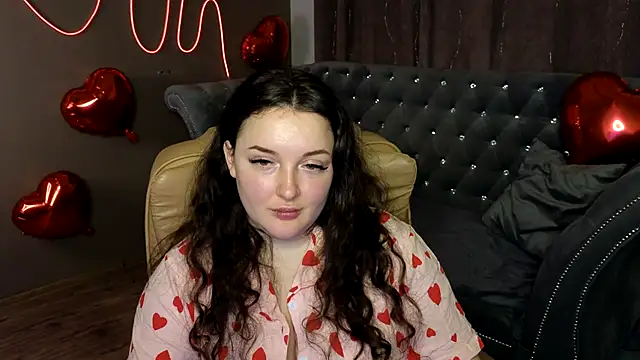 Snapshot of GloriNichols chatting on February 12, 2025, 9:52 am GloriNichols online show from February 12, 2025, 9:52 am