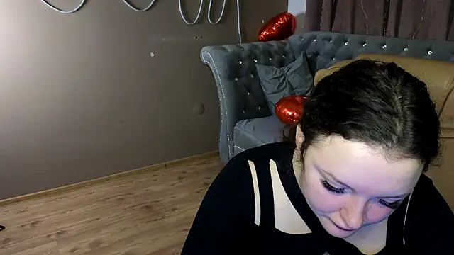 Snapshot of GloriNichols chatting on March 13, 2025, 6:16 am GloriNichols online show from March 13, 2025, 6:16 am