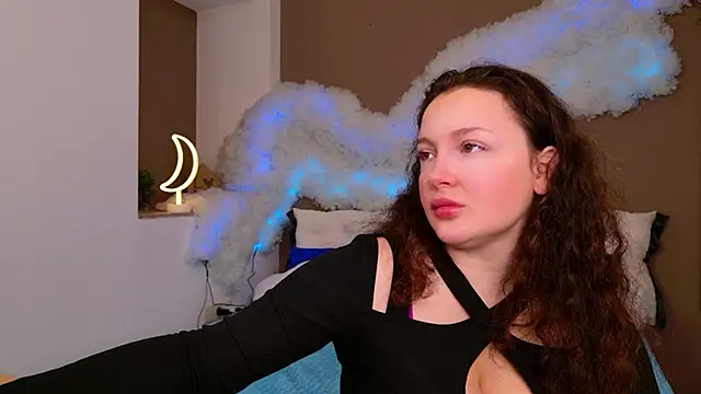 GloriNichols online show from November 16, 2025, 6:07 am