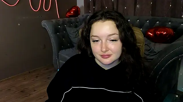 Snapshot of GloriNichols chatting on March 20, 2025, 6:30 am GloriNichols online show from March 20, 2025, 6:30 am