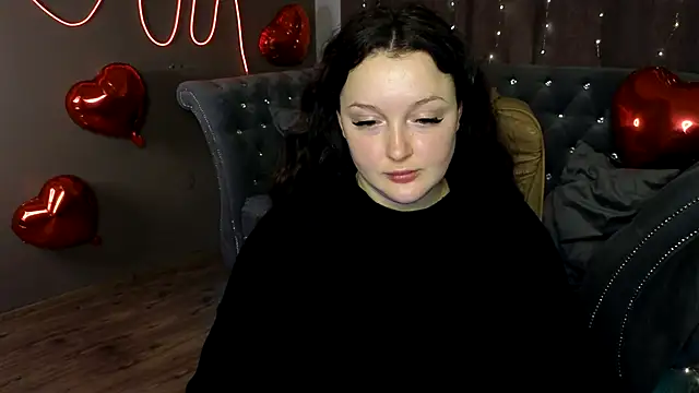 Snapshot of GloriNichols chatting on February 16, 2025, 6:21 am GloriNichols online show from February 16, 2025, 6:21 am