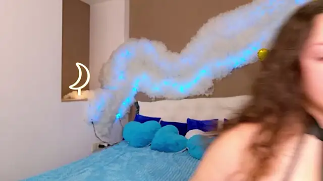 GloriNichols online show from December 16, 2025, 9:46 am