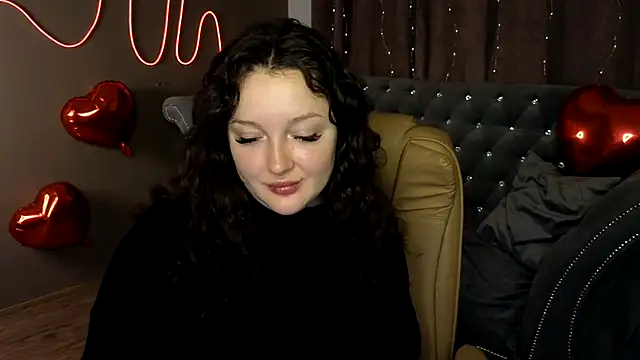 Snapshot of GloriNichols chatting on February 15, 2025, 6:44 am GloriNichols online show from February 15, 2025, 6:44 am