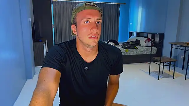 Snapshot of tommy_cumfinger chatting on January 16, 2026, 8:29 am tommy cumfinger online show from January 16, 2026, 8:29 am