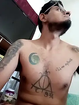 ale3J4a online show from October 4, 2025, 3:57 pm