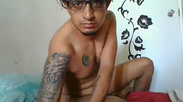 Snapshot of ale3J4a chatting on June 12, 2026, 3:43 pm ale3J4a online show from June 12, 2026, 3:43 pm