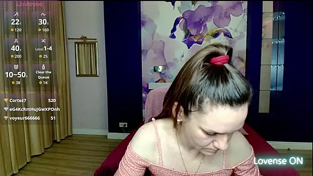 AriaGray online show from April 17, 2026, 2:03 am