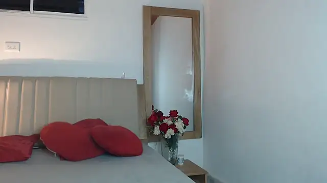 Snapshot of sabrina_brunette chatting on February 26, 2026, 2:44 am sabrina brunette online show from February 26, 2026, 2:44 am