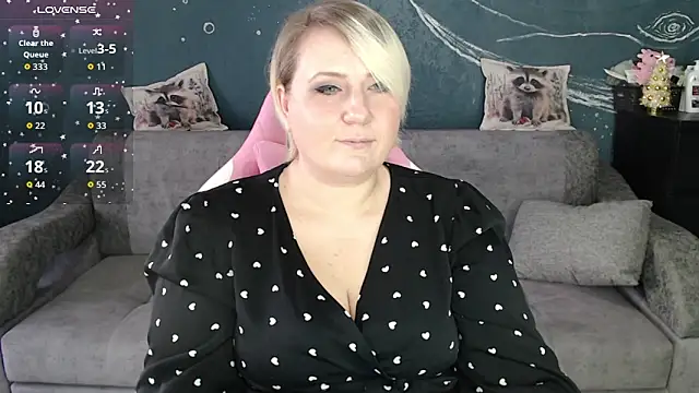 Snapshot of CuteHanna chatting on December 23, 2025, 10:25 am CuteHanna online show from December 23, 2025, 10:25 am