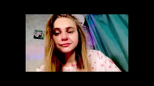 Snapshot of GraceTorrez chatting on December 17, 2025, 7:41 pm GraceTorrez online show from December 17, 2025, 7:41 pm