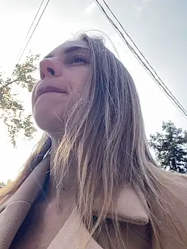 Snapshot of GraceTorrez chatting on November 9, 2025, 10:52 am GraceTorrez online show from November 9, 2025, 10:52 am