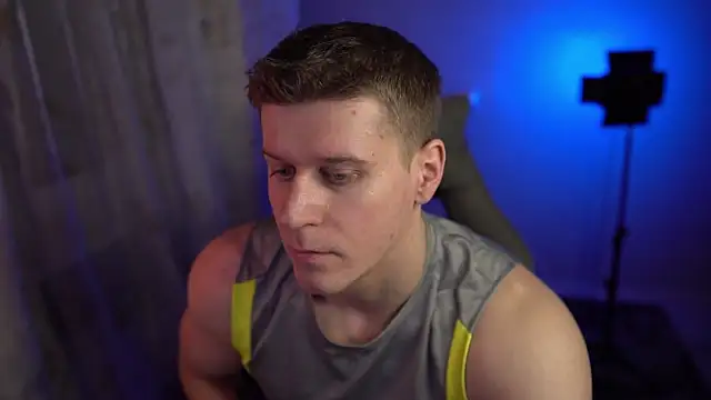 Snapshot of Bruno_Banani chatting on November 18, 2025, 4:21 pm Bruno Banani online show from November 18, 2025, 4:21 pm