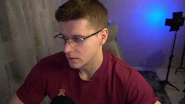 Snapshot of Bruno_Banani chatting on November 19, 2025, 2:50 pm Bruno Banani online show from November 19, 2025, 2:50 pm