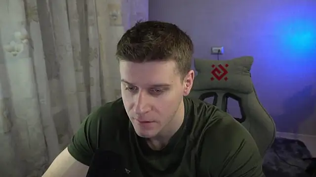 Snapshot of Bruno_Banani chatting on November 17, 2025, 4:44 pm Bruno Banani online show from November 17, 2025, 4:44 pm