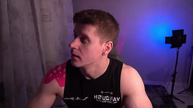 Snapshot of Bruno_Banani chatting on November 21, 2025, 5:01 pm Bruno Banani online show from November 21, 2025, 5:01 pm