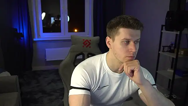 Snapshot of Bruno_Banani chatting on November 26, 2025, 5:13 pm Bruno Banani online show from November 26, 2025, 5:13 pm