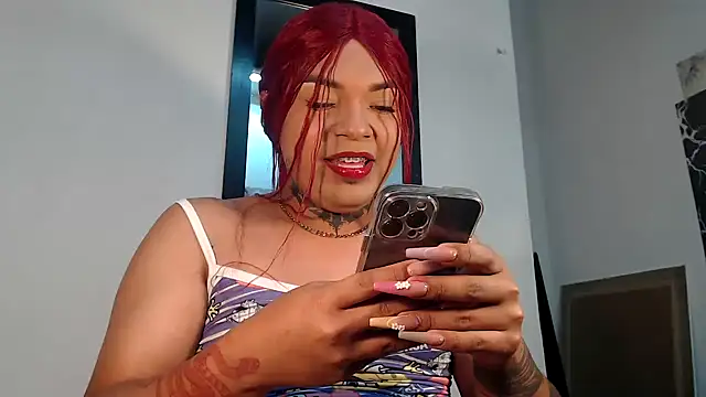 Snapshot of KristalTsXXX chatting on May 4, 2026, 2:42 pm KristalTsXXX online show from May 4, 2026, 2:42 pm