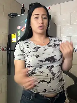 Sara luna  online show from February 13, 2026, 2:50 pm