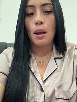 Sara luna  online show from December 20, 2025, 1:30 am