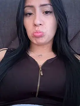 Sara luna  online show from March 20, 2025, 3:04 pm