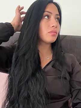 Sara luna  online show from March 5, 2026, 4:25 pm