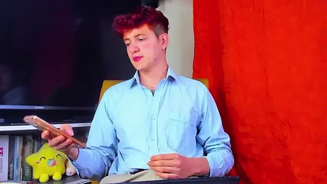 Snapshot of GabyThoms chatting on January 19, 2026, 12:03 am GabyThoms online show from January 19, 2026, 12:03 am