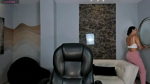 Snapshot of AbbyDalton chatting on November 6, 2025, 7:18 pm AbbyDalton online show from November 6, 2025, 7:18 pm