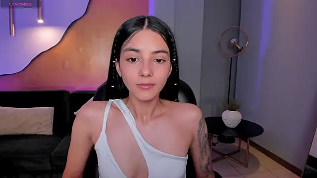 HannahJamesX online show from January 21, 2025, 7:28 pm