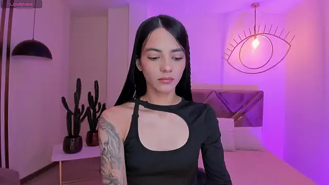 HannahJamesX online show from October 16, 2025, 7:22 pm