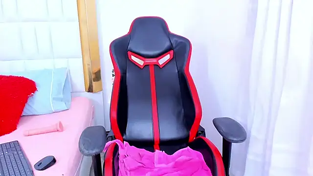 Snapshot of MadelineJackson chatting on February 15, 2025, 6:55 am MadelineJackson online show from February 15, 2025, 6:55 am