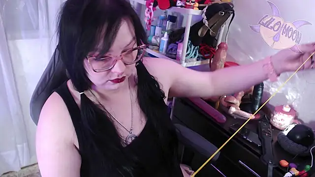 Snapshot of LiloMoon69 chatting on October 3, 2025, 1:23 pm LiloMoon69 online show from October 3, 2025, 1:23 pm