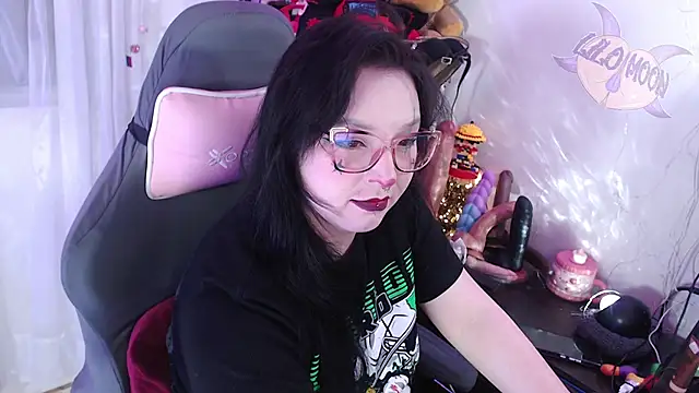 Snapshot of LiloMoon69 chatting on October 2, 2025, 1:47 pm LiloMoon69 online show from October 2, 2025, 1:47 pm
