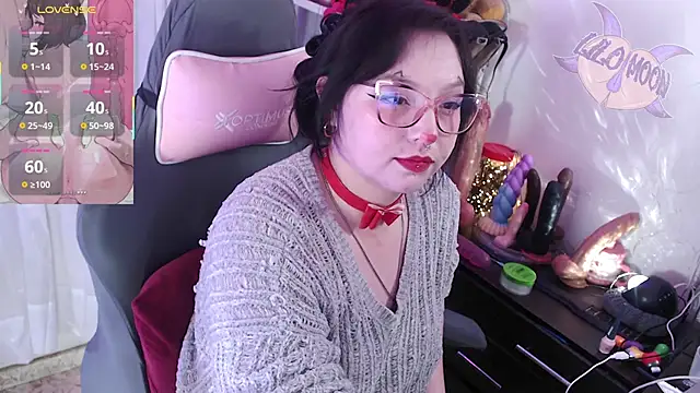 Snapshot of LiloMoon69 chatting on October 1, 2025, 2:10 pm LiloMoon69 online show from October 1, 2025, 2:10 pm