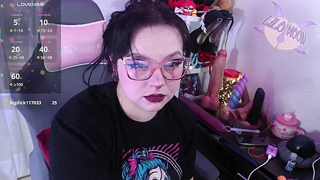 Snapshot of LiloMoon69 chatting on October 4, 2025, 1:12 pm LiloMoon69 online show from October 4, 2025, 1:12 pm