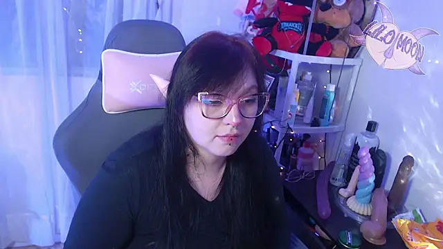 Snapshot of LiloMoon69 chatting on February 27, 2025, 7:19 am LiloMoon69 online show from February 27, 2025, 7:19 am