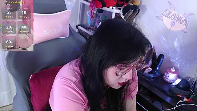 Snapshot of LiloMoon69 chatting on September 19, 2025, 12:42 pm LiloMoon69 online show from September 19, 2025, 12:42 pm