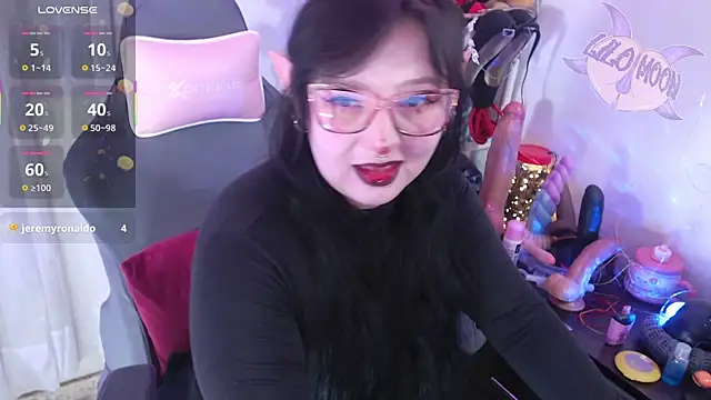Snapshot of LiloMoon69 chatting on October 5, 2025, 1:02 pm LiloMoon69 online show from October 5, 2025, 1:02 pm
