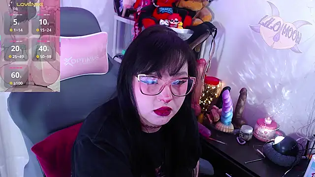 Snapshot of LiloMoon69 chatting on October 14, 2025, 2:28 pm LiloMoon69 online show from October 14, 2025, 2:28 pm