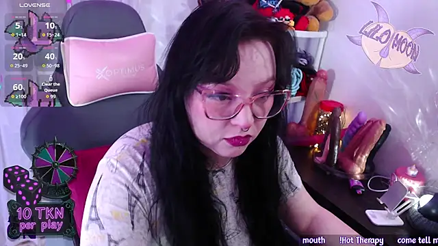 LiloMoon69 online show from November 24, 2025, 1:33 pm