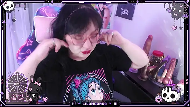 Snapshot of LiloMoon69 chatting on July 11, 2026, 9:20 am LiloMoon69 online show from July 11, 2026, 9:20 am