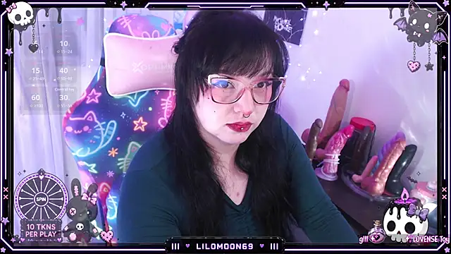 Snapshot of LiloMoon69 chatting on July 5, 2026, 7:37 am LiloMoon69 online show from July 5, 2026, 7:37 am