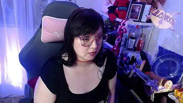 Snapshot of LiloMoon69 chatting on February 21, 2025, 7:12 am LiloMoon69 online show from February 21, 2025, 7:12 am